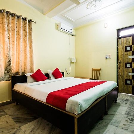Oyo 24087 Viraj Hotel Danapur Εξωτερικό φωτογραφία