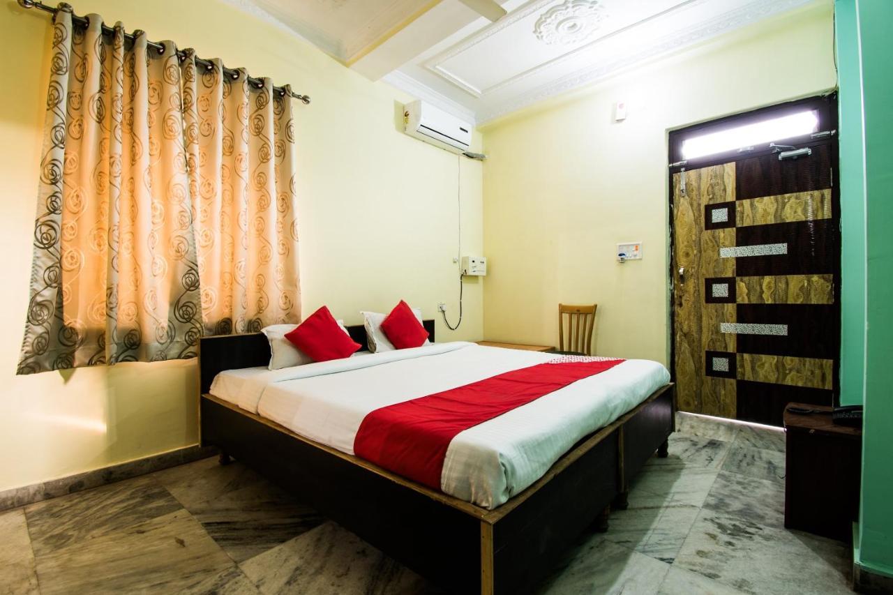 Oyo 24087 Viraj Hotel Danapur Εξωτερικό φωτογραφία
