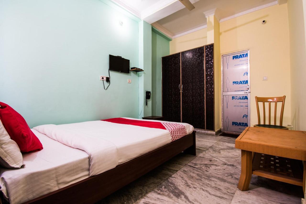 Oyo 24087 Viraj Hotel Danapur Εξωτερικό φωτογραφία