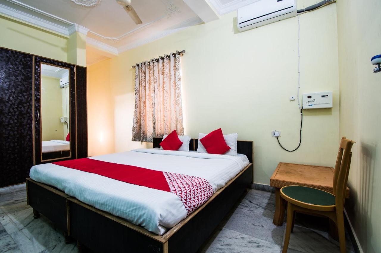 Oyo 24087 Viraj Hotel Danapur Εξωτερικό φωτογραφία